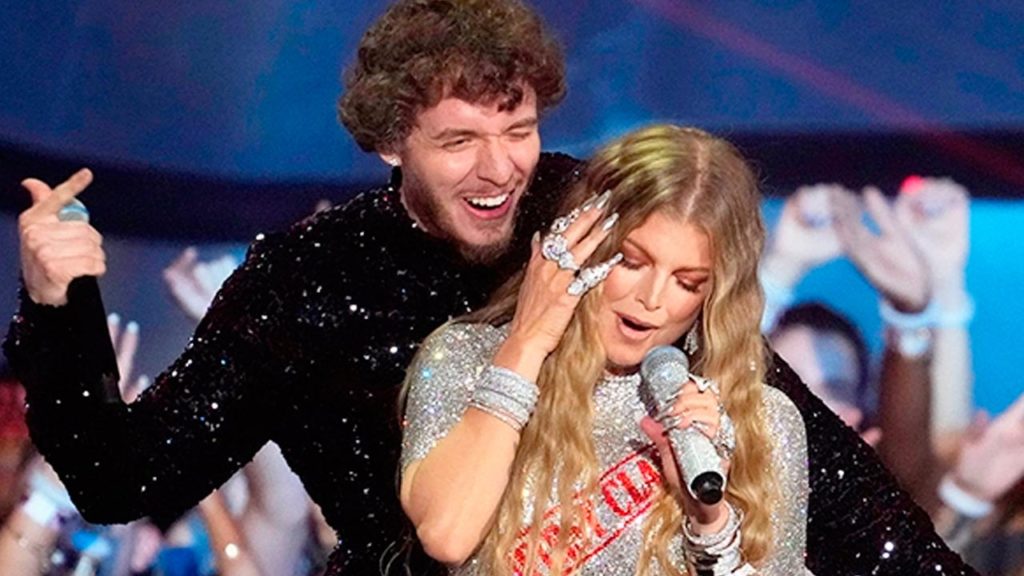 Fergie regresa a los escenarios en los VMA's