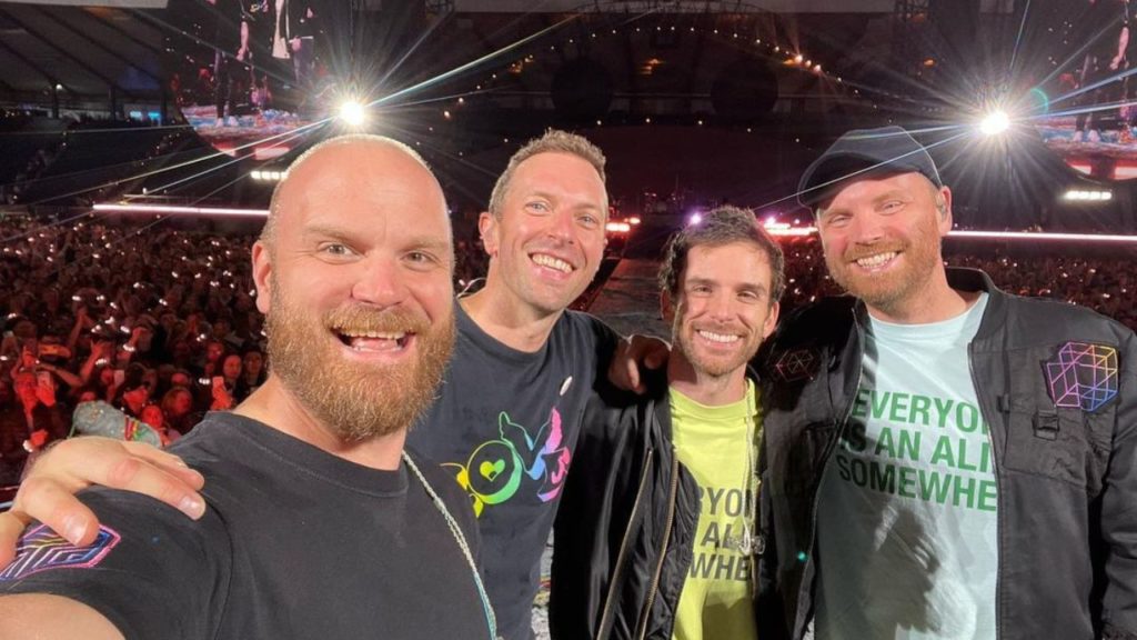 La banda británica, Coldplay, transmitirá para sus fans, dos de sus shows en Argentina, en todos los cines del mundo.