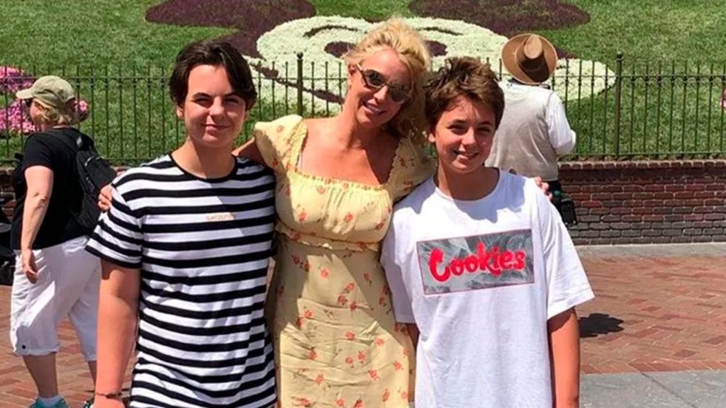Hijo de Britney Spears confiesa estar decepcionado de ella; la cantante le responde