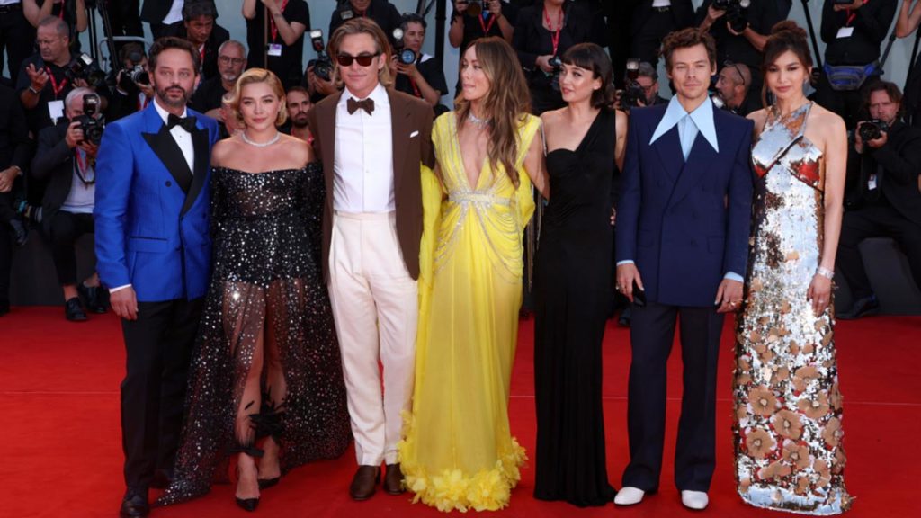 ¿Harry Styles escupió a Chris Pine en Festival de Venecia?