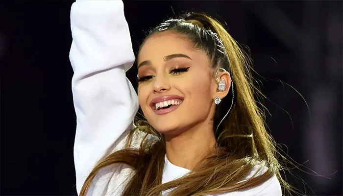 Ariana Grande celebrará el aniversario de 10 años de Yours Truly