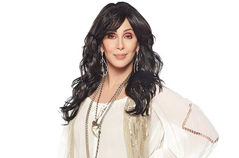 Cher es acusada de secuestrar a su hijo