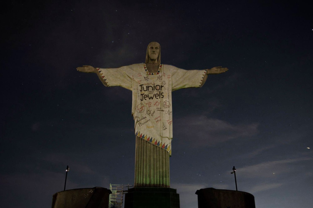 Taylor Swift en la estatua del Cristo Redentor