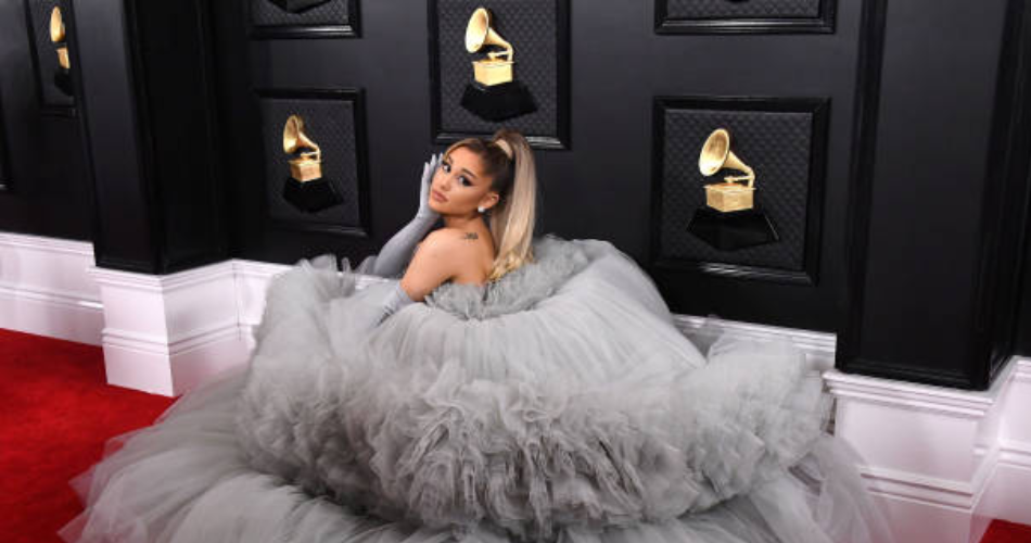 Ariana Grande firma un nuevo acuerdo para manager