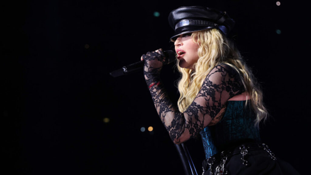 Madonna se disculpa con la persona con discapacidad en su show