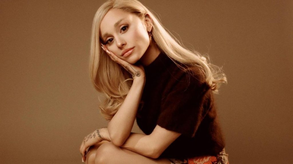 Ariana Grande prepara una edición deluxe de 'Eternal Sunshine'