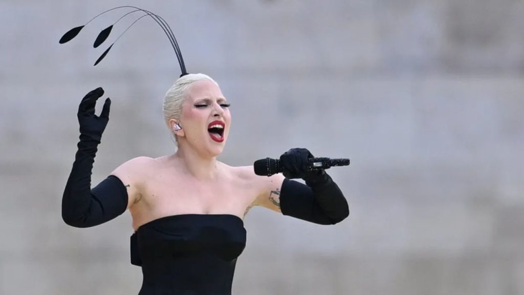 Lady Gaga revela supuesto compromiso con Michael Polansky