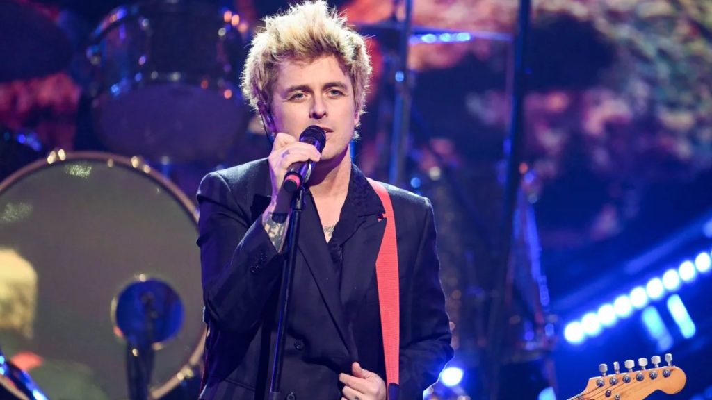 Billie Joe Armstrong cambió la letra de 'American Idiot' y la dedicó