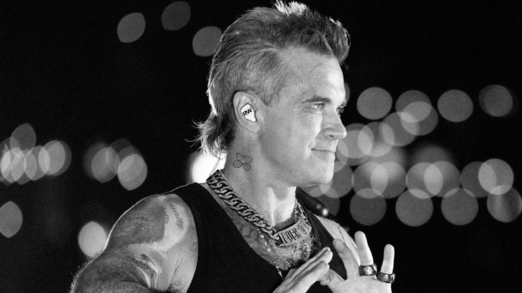 Robbie Williams deslumbra en los Globos de Oro 2025