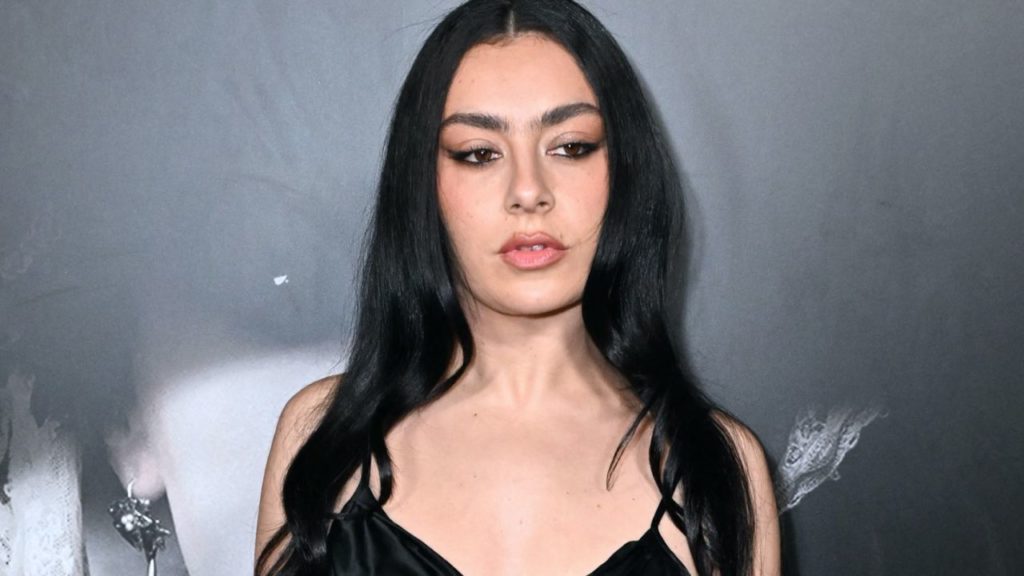 Charli XCX llevará su talento a la pantalla grande