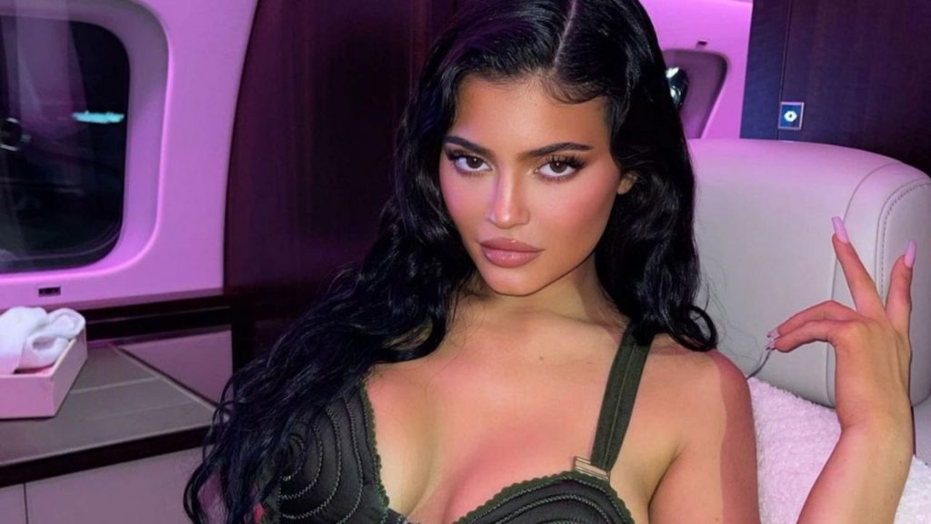 Kylie Jenner deslumbra en el desfile de Chanel