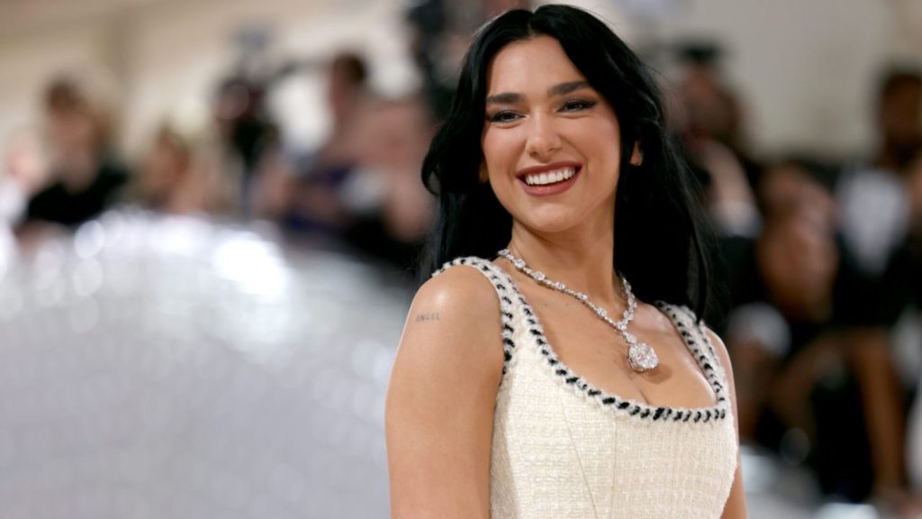 Dua Lipa deslumbra en evento de Tiffany & Co. 