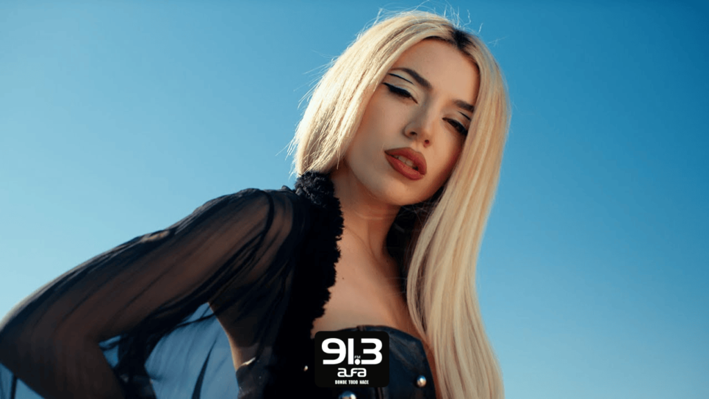 Ava Max explota contra la filtración de sus nuevas canciones: "Voy a descubrir quién fue"