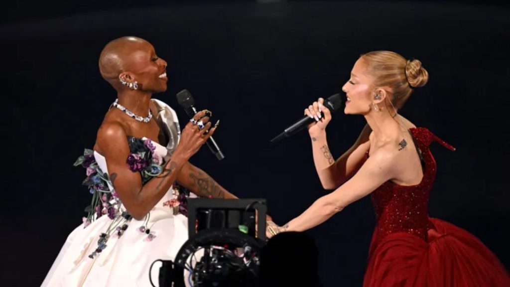Ariana Grande en los Oscar con un look espectacular