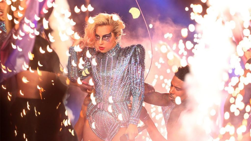 Lady Gaga desata el caos con Mayhem
