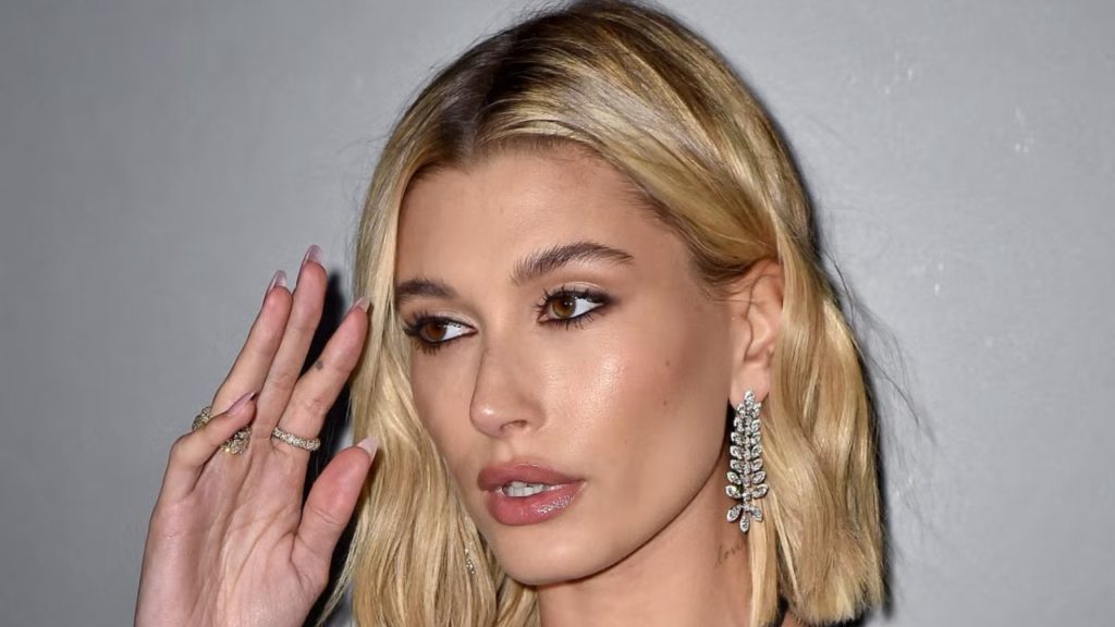 Hailey Bieber rompe el silencio tras la polémica con Selena Gomez