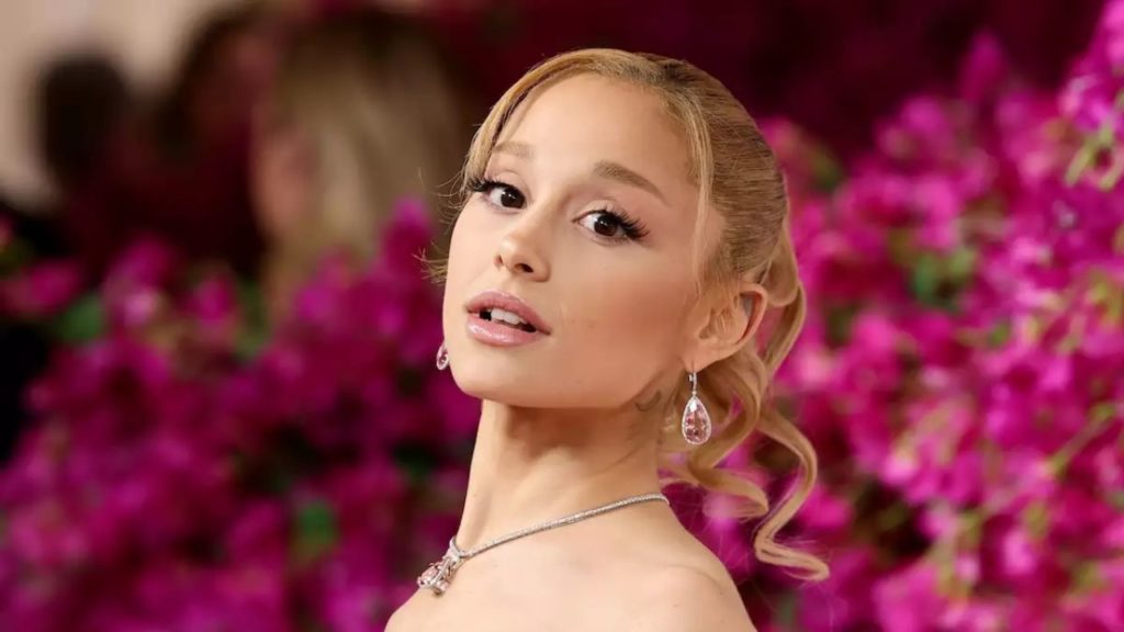 Ariana Grande confiesa sentirse como un extraterrestre