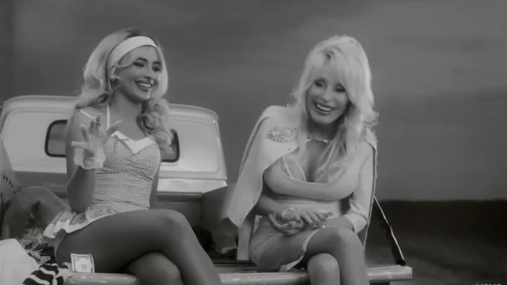 Sabrina Carpenter cumple con exigencias de Dolly Parton